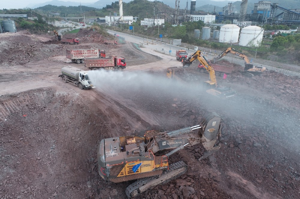 不停工、不斷檔，假期建設(shè)忙！
