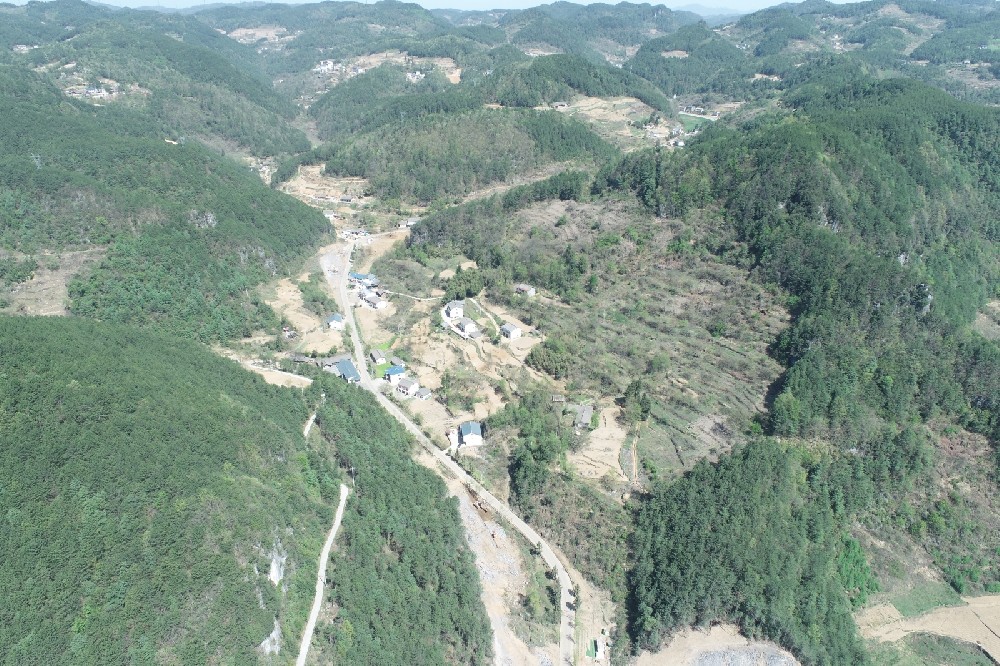 路愈寬，景愈明，可待漫慢行——朝天區(qū)曾家鎮(zhèn)（曾家場(chǎng)鎮(zhèn)至榮樂(lè)養(yǎng)生谷）段道路改建工程建設(shè)側(cè)記